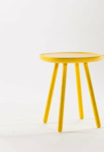 Žlutý odkládací stolek z masivu EMKO Naïve Small