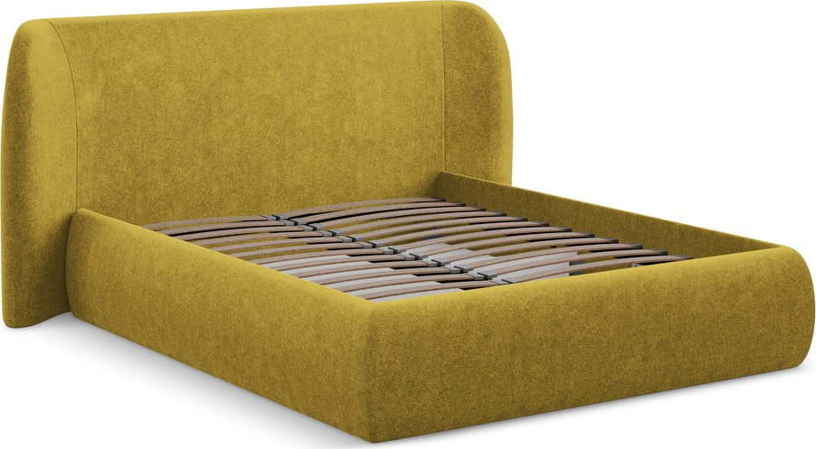 Čalouněná dvoulůžková postel v hořčicové barvě s úložným prostorem s roštem 140x200 cm Hauke – Makamii Makamii
