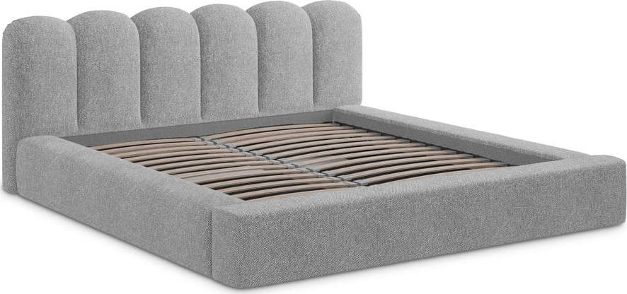 Šedá čalouněná dvoulůžková postel s úložným prostorem s roštem 140x200 cm Mano – Makamii Makamii