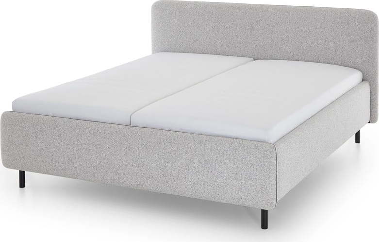 Světle šedá čalouněná dvoulůžková postel s úložným prostorem s roštem 180x200 cm Primo – Meise Möbel Meise Möbel